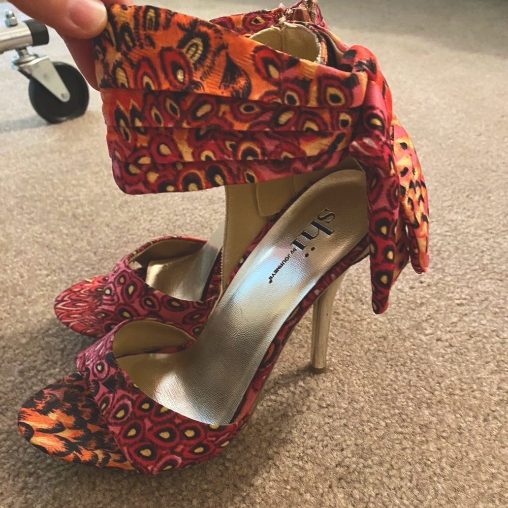 Stilettos with ankle bow